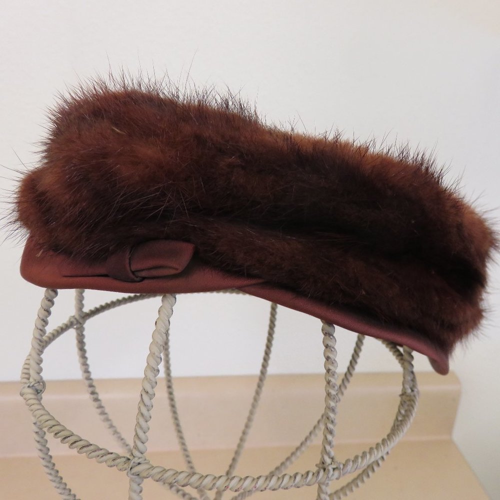 BROWN FUR VINTAGE PILL BOX STYLE  HAT